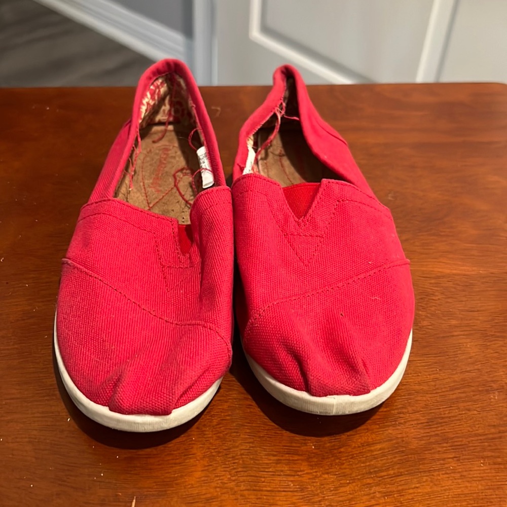 Red canvas slip on‘s Size 7